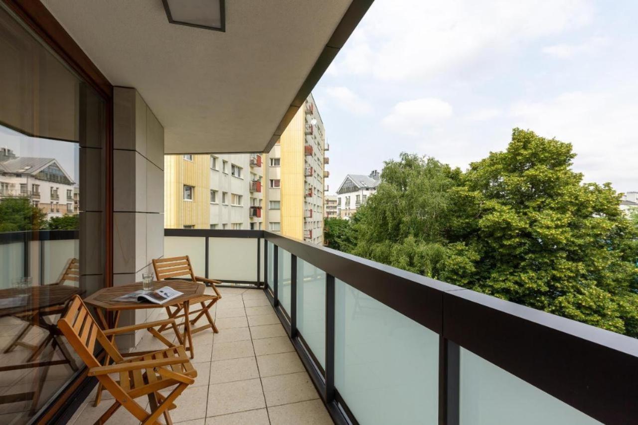 Modern Apartment With Pool Near Golden Terraces Varşova Dış mekan fotoğraf